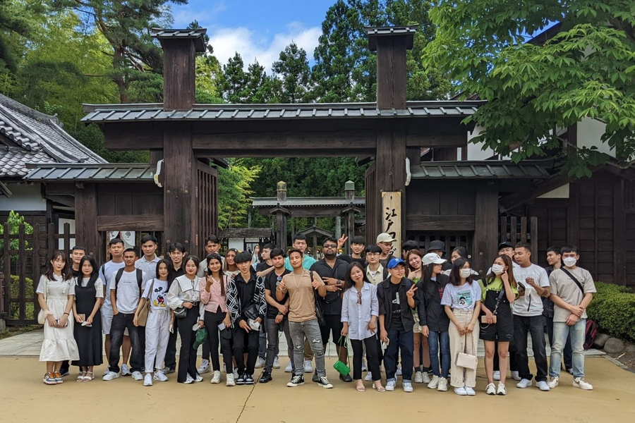 国际情报经济专门学校（日本语科）-2
