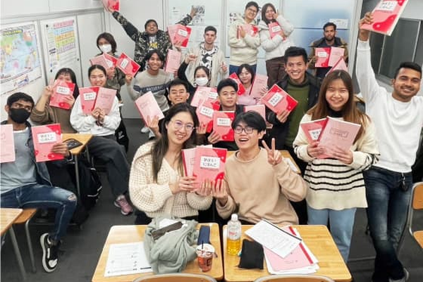 在池袋静处，找到语言的归属｜ICA国际会话学院探访记