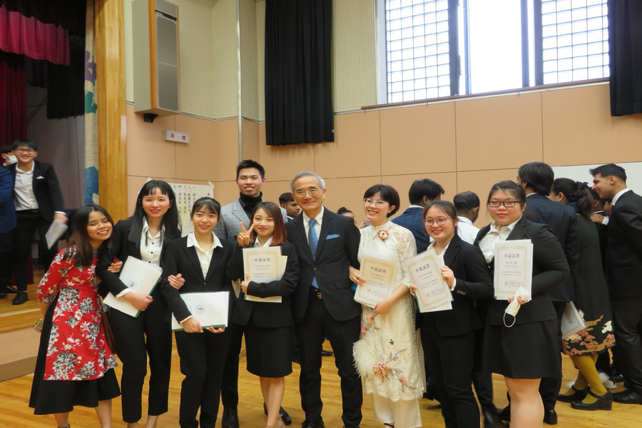 华国际学院-4