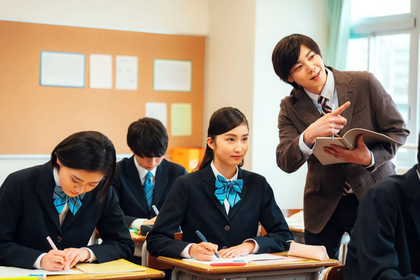 从语言学校到公立学校，日本语教育走向公共化